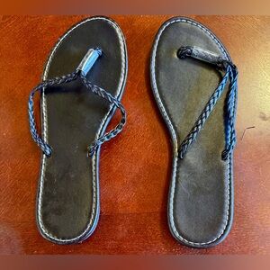 Black Braided Toe-Post Women’s Sandals, size 39 US 8.5-9